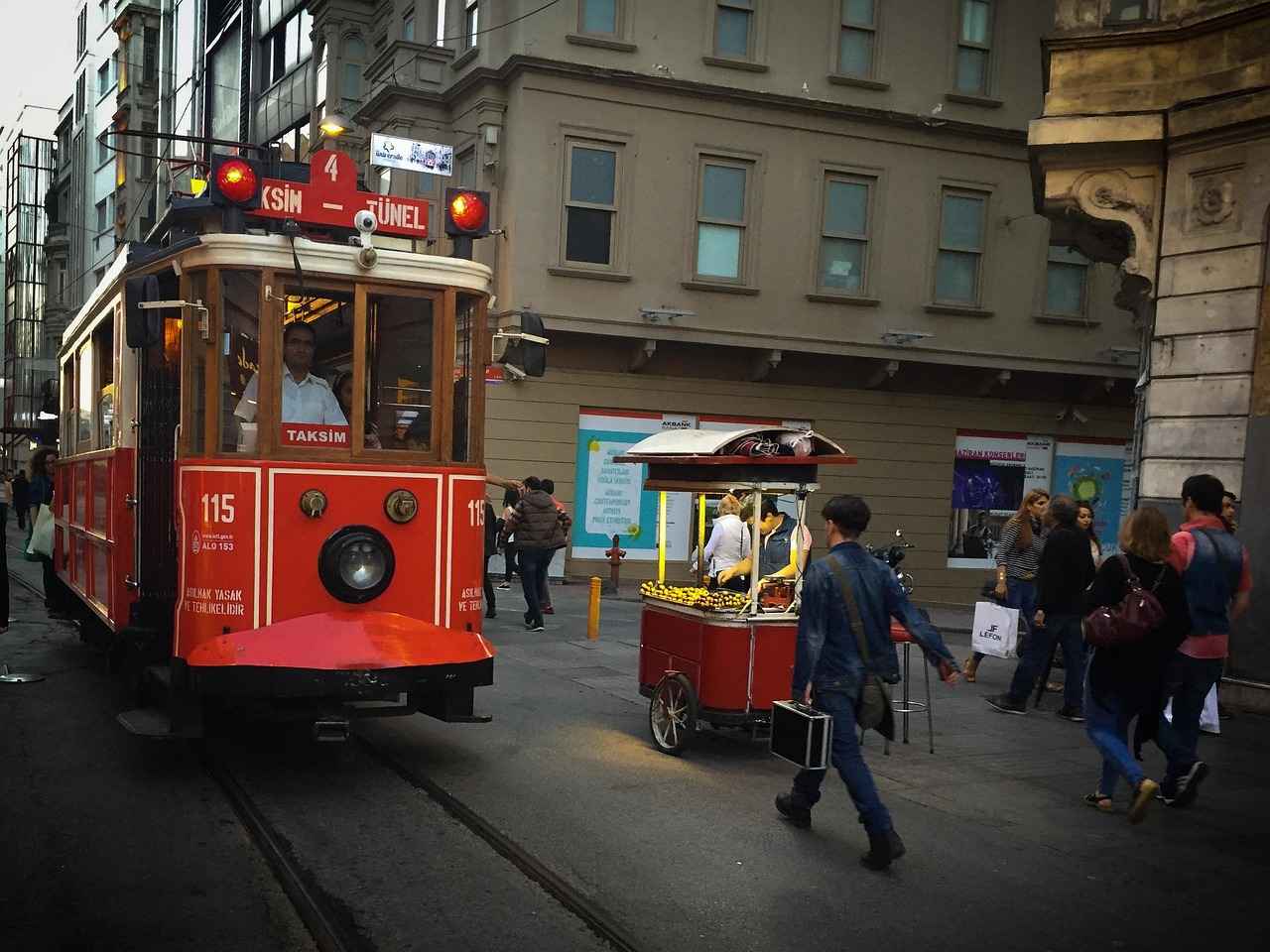 Taksi ile Taksim'e Ulaşım Seçenekleri