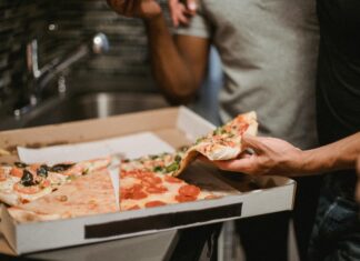 Dominos Pizza Şişli: Lezzetin Sırları ve Neden Tercih Ediliyor?